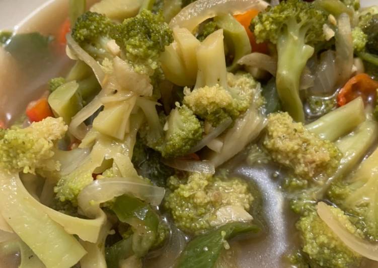 Cara memasak Brokoli kuah cabe ijo hot, Bikin Ngiler