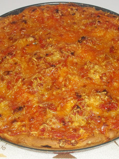 Una foto de Pizza de atún y pimientos del piquillo