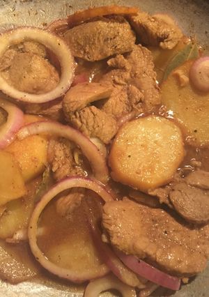 A picture of Pork Adobo.
