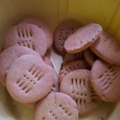A picture of Vanilla bisquits homemade.
