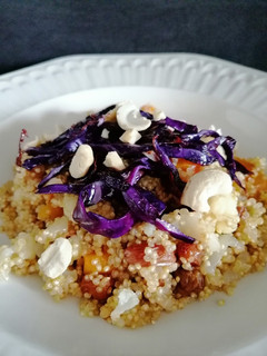 Una foto de Quinoa con verduras