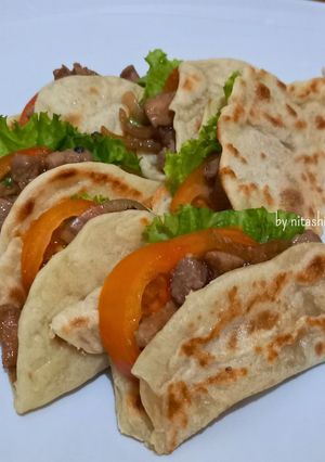 Foto resep Roti Pita Lipat Isi Ayam Lada Hitam