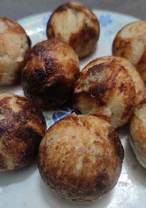 A picture of Bread Roll in Appam Pan.