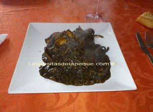 Una foto de Chocos con arroz negro