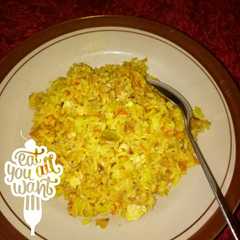 A picture of Nasi goreng kuning udang rebon (ricecooker).