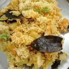 A picture of Aloo dum biryani.
