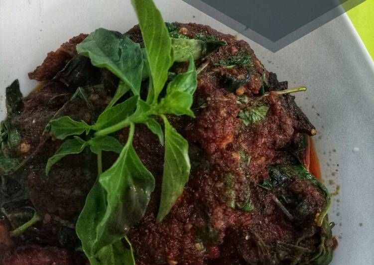 Bagaimana mengolah Ikan Asap Pedas Kemangi Lezat