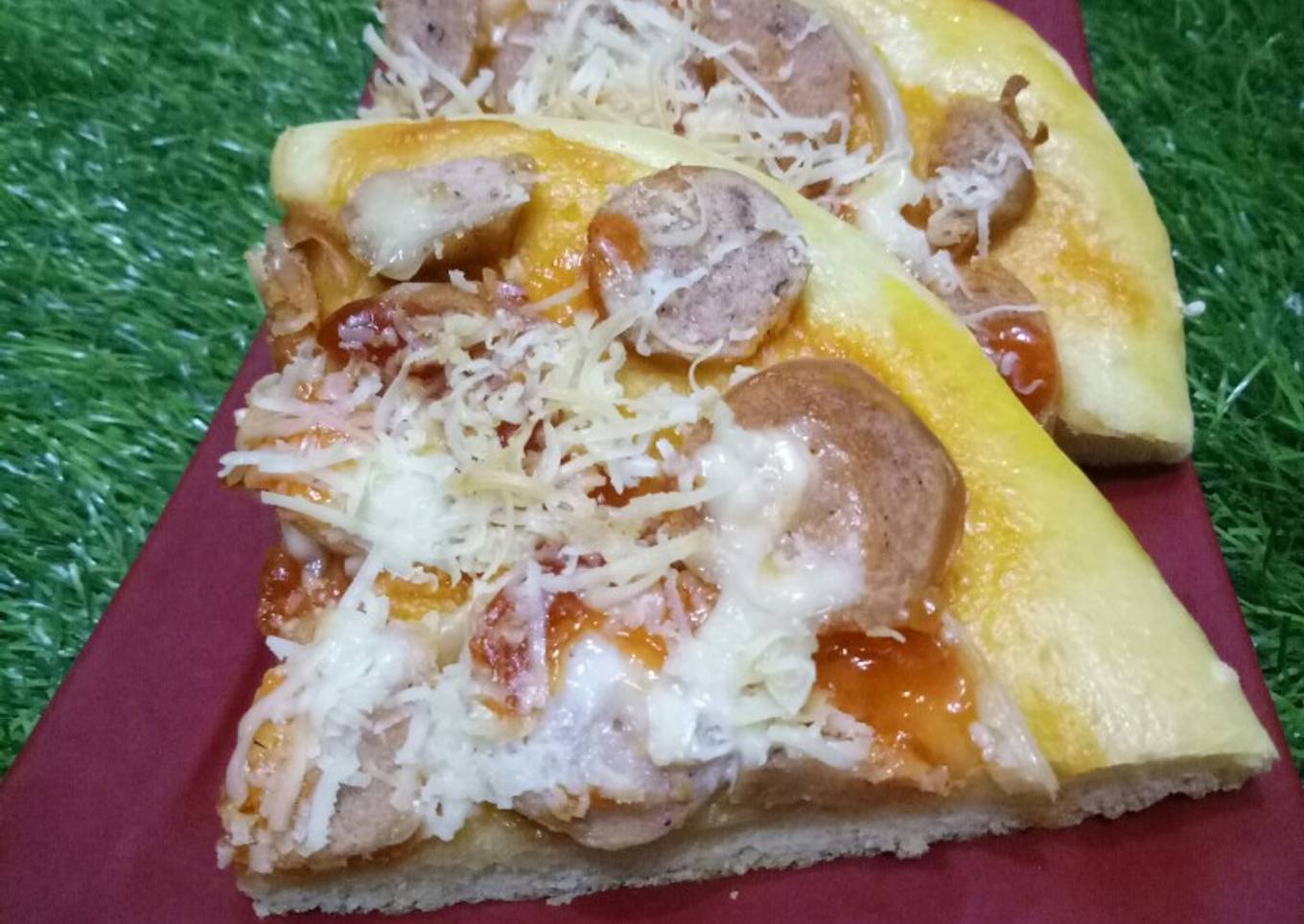 Pizza sosis rumahan enak dan empuk