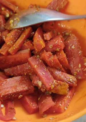 A picture of Gajar achaar.
