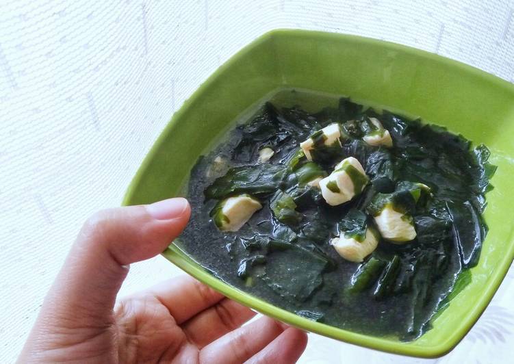 Steps to Make Super Quick Homemade Wakame and Chicken Soup