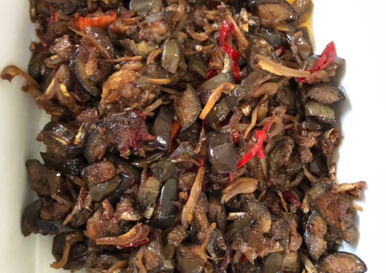 Goreng terong campur teri pedas maknyuus