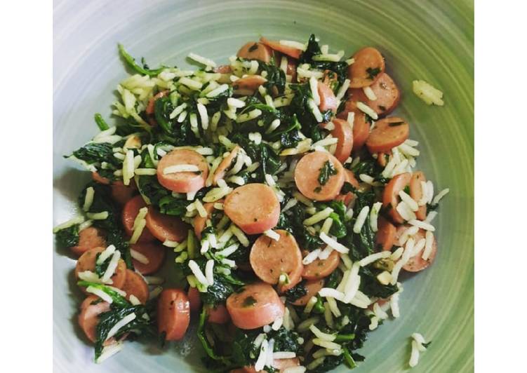 Arroz basmati con espinacas y salchichas pollo (frankfurt) 🍚