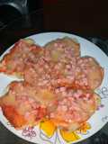 Pizza con Pan Viejo Sencilla en 10 minutos