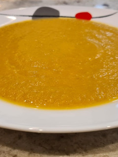 Una foto de Crema de calabacín, calabaza y champiñones