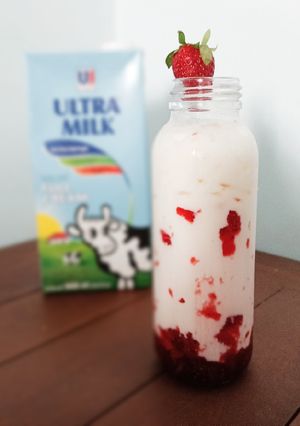 Foto resep Strawberry Milk (Ala Koreaa)