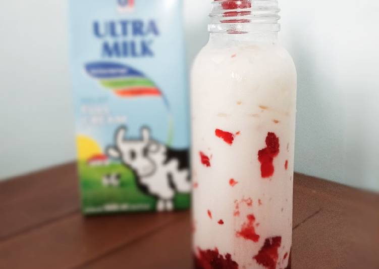 Strawberry Milk (Ala Koreaa)