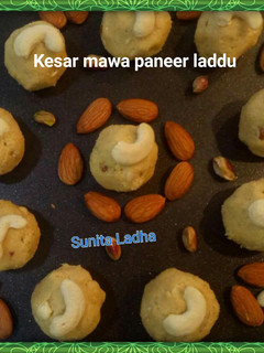 केसर मावा पनीर लड्डू(Kesar Mawa paneer laddu recipe in Hindi) रेसिपी मुख्य फोटो