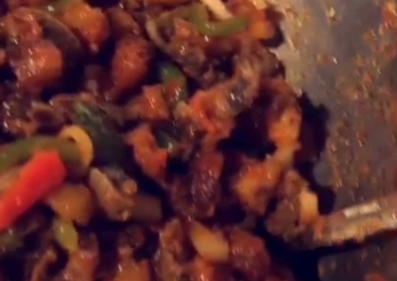 Giz Dodo (Sauteed gizzard and ripe plantain)