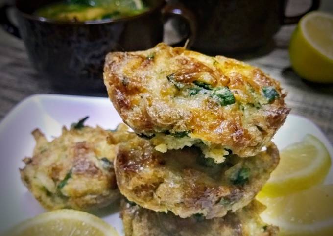 Classic potatoes puffs with soup as sides