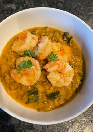 Una foto de 🍤 CAMARONES CON LENTEJAS ESTILO INDIAN 🦐 🍲🥰