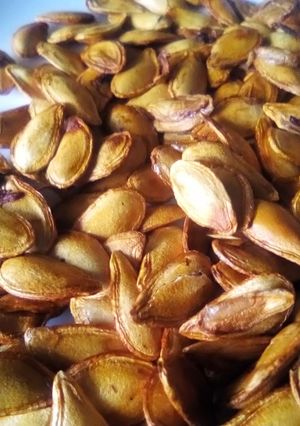 A picture of Toasted pumpkin seeds.