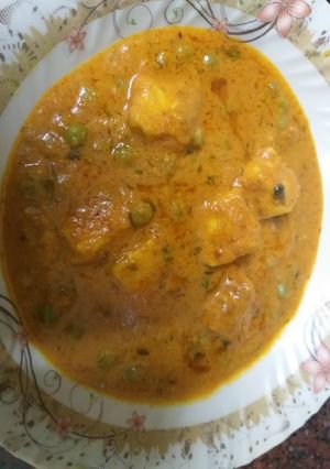 A picture of Matar paneer.