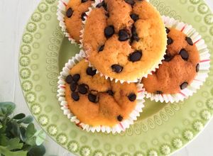 Foto de Queques de laranja inteira com pepitas de chocolate