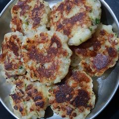 A picture of Sabudana vada.