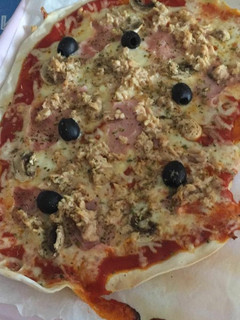 Una foto de Masa pizza fina y rápida 😋