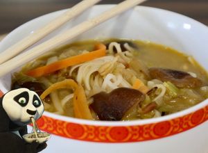 Foto principal de Sopa Kung Fu Panda o sopa oriental de fideos