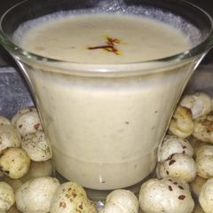 A picture of Apple makhana kheer.