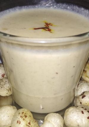 A picture of Apple makhana kheer.