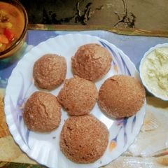 A picture of Ragi Idly.