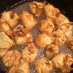 Crispy Chicken Wanton A picture of Crispy Chicken Wanton.