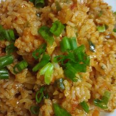 A picture of Schezwan rice.