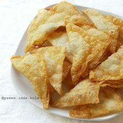 A picture of Homemade Wonton Wrappers.