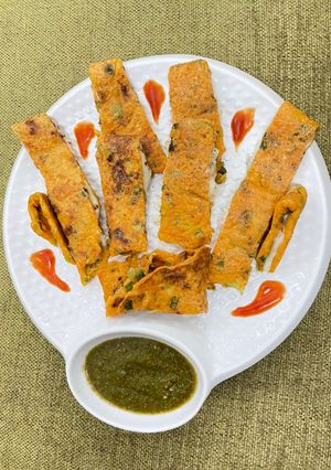 चीज़ स्टफ़्ड मूंग दाल बाइट्स (cheese stuffed moong dal bites recipe in Hindi) रेसिपी मुख्य फोटो