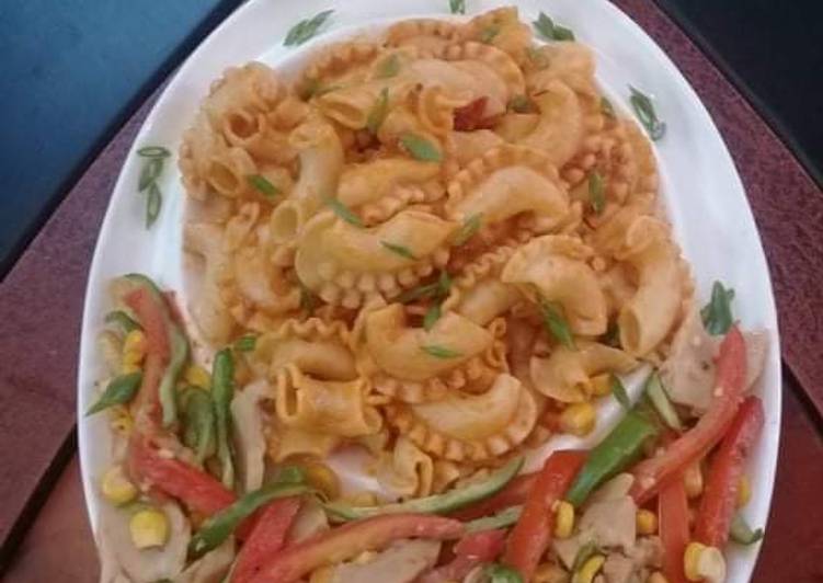 Salsa pasta with 3 cheese sauce