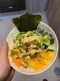Poke Bowl mit Dattelsoße