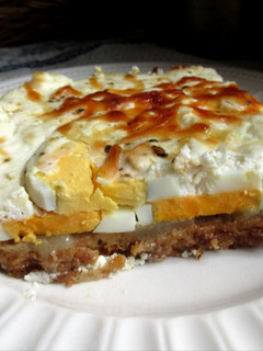 Hagymás rakott tojás (Gluténmentesen is) recept fotója