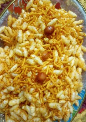 सेव मुरमुरे लहसुन फ्लेवर में (Sev murmure lehsun flavor me recipe in Hindi) रेसिपी मुख्य फोटो