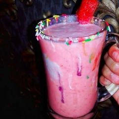 A picture of Strawberry Lassi.