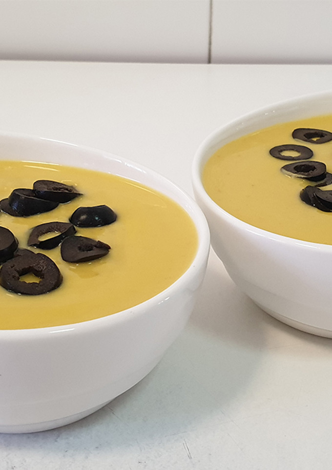 Una foto de Salmorejo de naranja