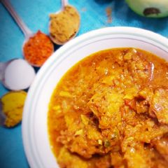 A picture of Lauki kofta curry.