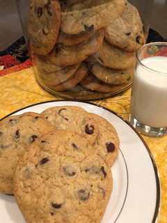 A picture of Darn Good Chocolate Chip Cookies.
