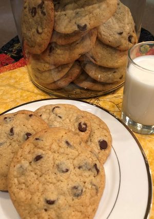 A picture of Darn Good Chocolate Chip Cookies.