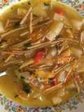 Sopa rusa de fideos con papas