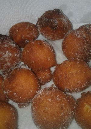 Una foto de Buñuelos de banana y manzana