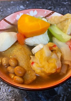 A picture of Colourful Yong Tau Foo Soup.