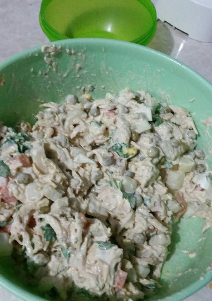 Una foto de Ensalada de pollo